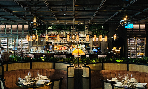 bar restaurant
